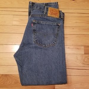 "LEVI  JEANS"